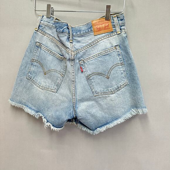 LEVI'S High Rise Wedgie Distressed Denim Cutoff Short in light wash size 29 - Picture 13 of 15